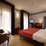 & Centro - Stazione Porta Susa Hotel Turín
