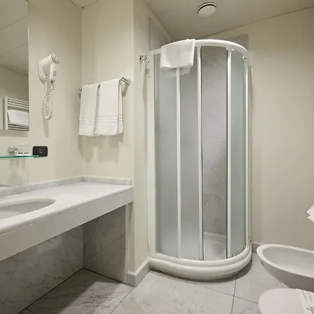 & Centro - Stazione Porta Susa فندق