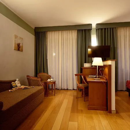 & Centro - Stazione Porta Susa 3*