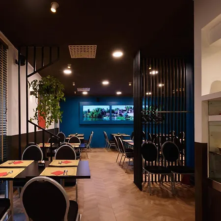 & Centro - Stazione Porta Susa 3*