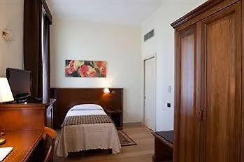 & Centro - Stazione Porta Susa 3* Турин