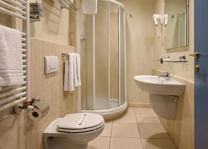 & Centro - Stazione Porta Susa 3* Turin