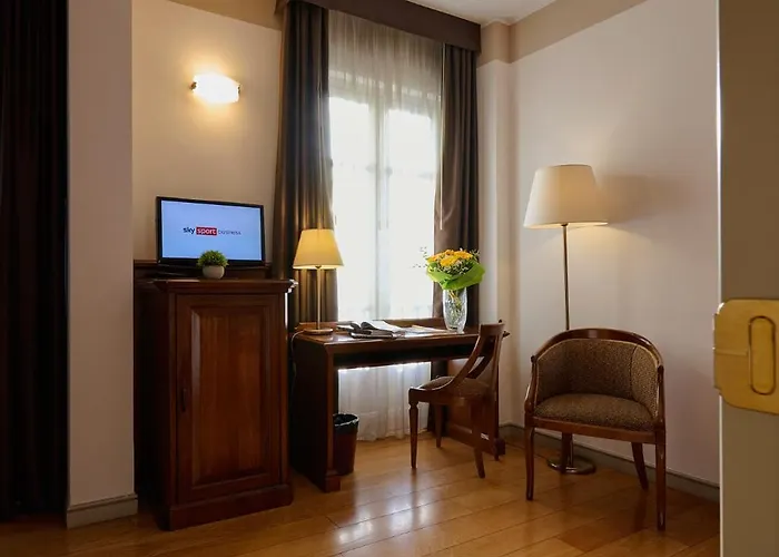 & Centro - Stazione Porta Susa Hotel 3*