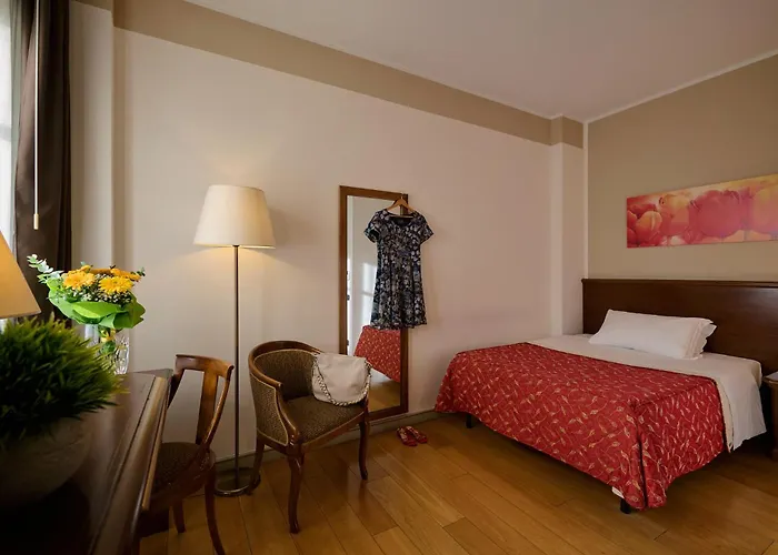 Hotel & Centro - Stazione Porta Susa 3*