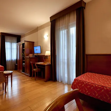 & Centro - Stazione Porta Susa Hotel Turín
