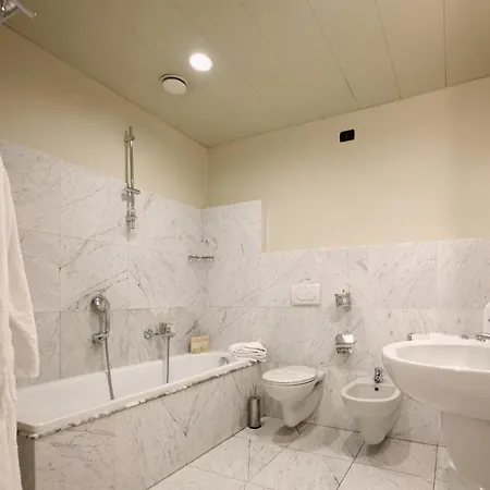 & Centro - Stazione Porta Susa Hotel 3*