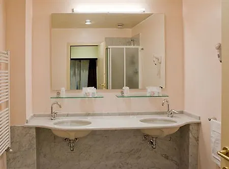 & Centro - Stazione Porta Susa Hotel